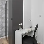 Modern With Sauna & Parking Near Arena By Renters