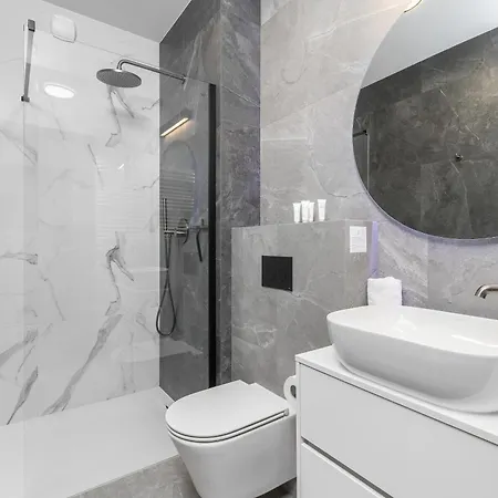 Modern With Sauna & Parking Near Arena By Renters * Gdańsk