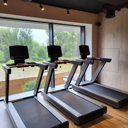 Modern With Sauna & Parking Near Arena By Renters Apartamento *