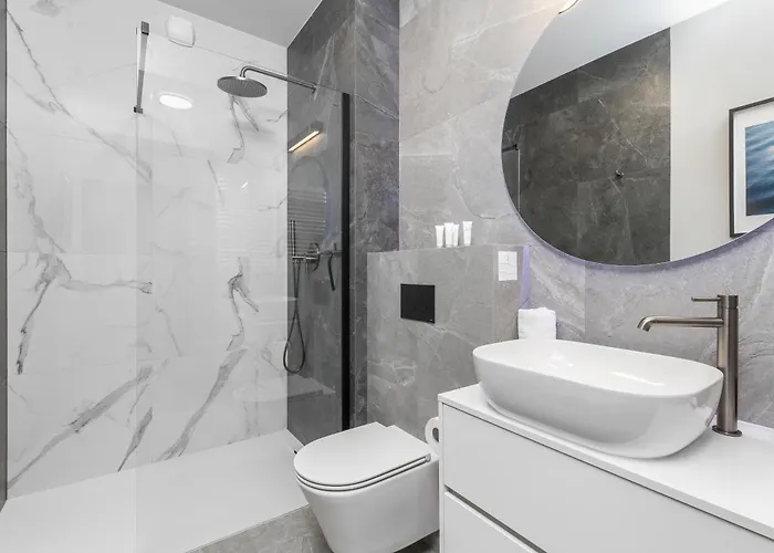 Modern With Sauna & Parking Near Arena By Renters * Gdańsk